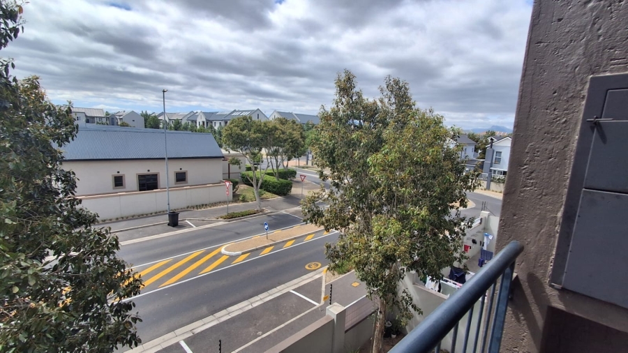 2 Bedroom Property for Sale in Buhrein Western Cape